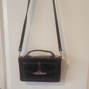 Vintage Sophisticated Black Crossbody Bag with Silver Accents